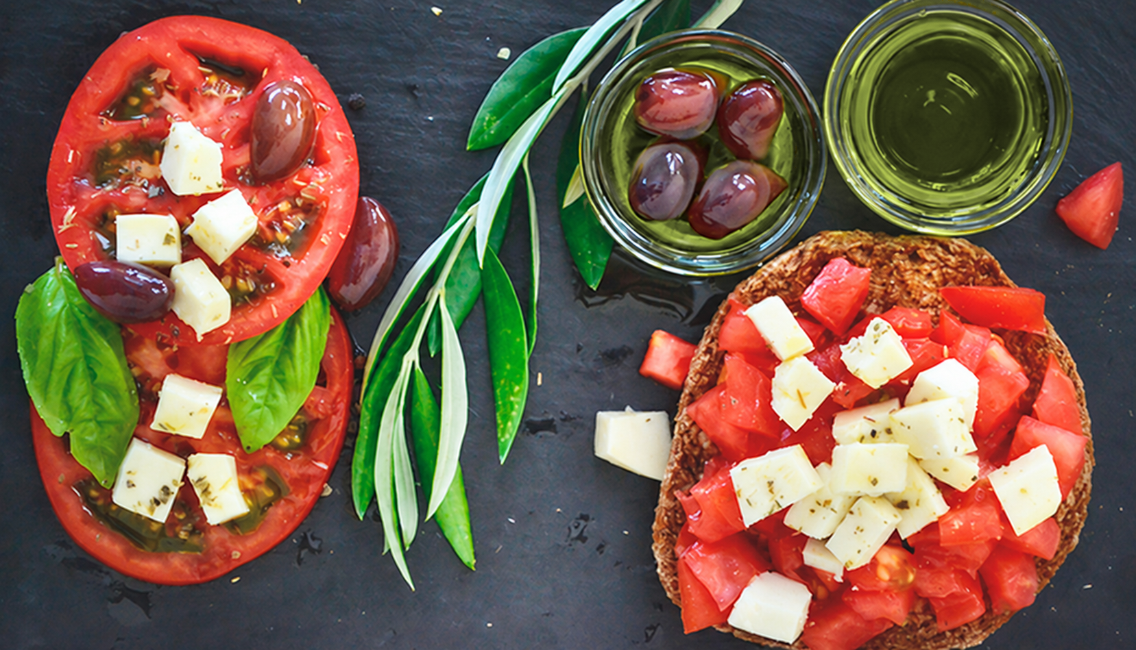 Tostadas con tomate y aceite, uno de los usos del aceite de oliva